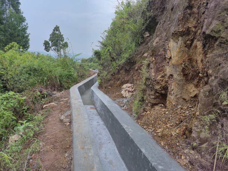 Kegiatan perbaikan irigasi PUPR Lebak (foto istimewa)