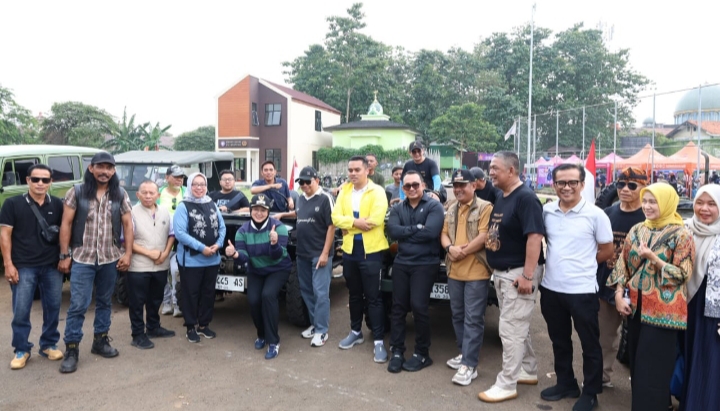 Foto; Intan Wakil Bupati Tangerang, bersama Komunitas Jeep saat peluncuran program City Tour Komunitas