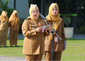 Wakil Bupati Tangerang, Intan Nurul Hikmah saat beri amanat apel Senin pagi di Lapangan Raden Aria Yudhanegara (Fato Istimewa)