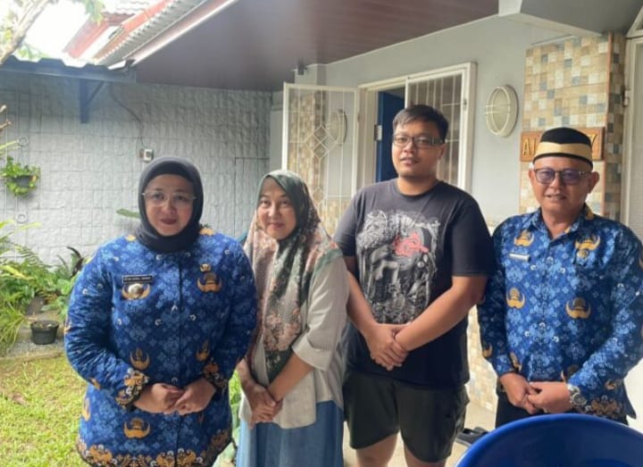 Wakil Bupati Tangerang, Intan Nurul Hikmah, takziah di rumah pilot pesawat ATR 400 (Foto: istimewa)