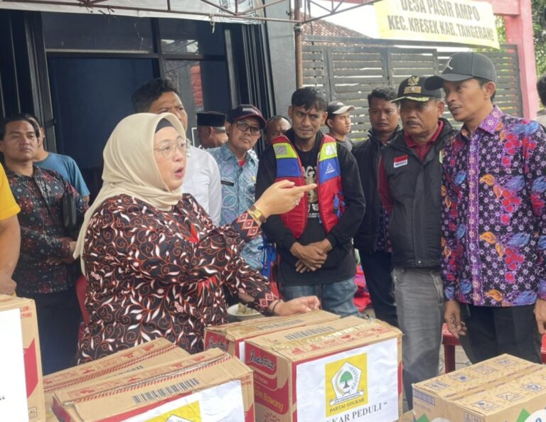 Intan Nurul Hikmah salurkan bantuan untuk warga terdampak banjir di Desa Pasirampo Kresek (Dok/Abo)