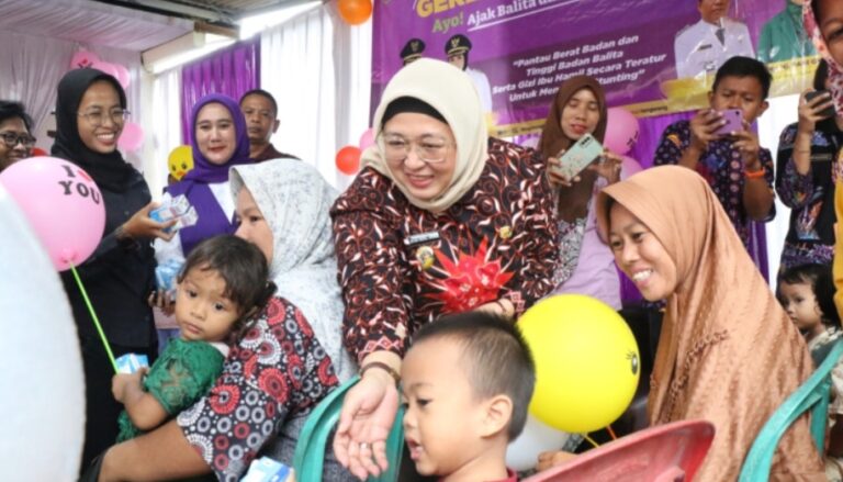 Wakil Bupati Intan Nurul Hikmah monitoring pelaksanaan Gerebek Posyandu di Posyandu Tulip 5 Jambe