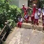 Foto: tangkapan layar video viral soal Jembatan roboh di wilayah Pandeglang Banten