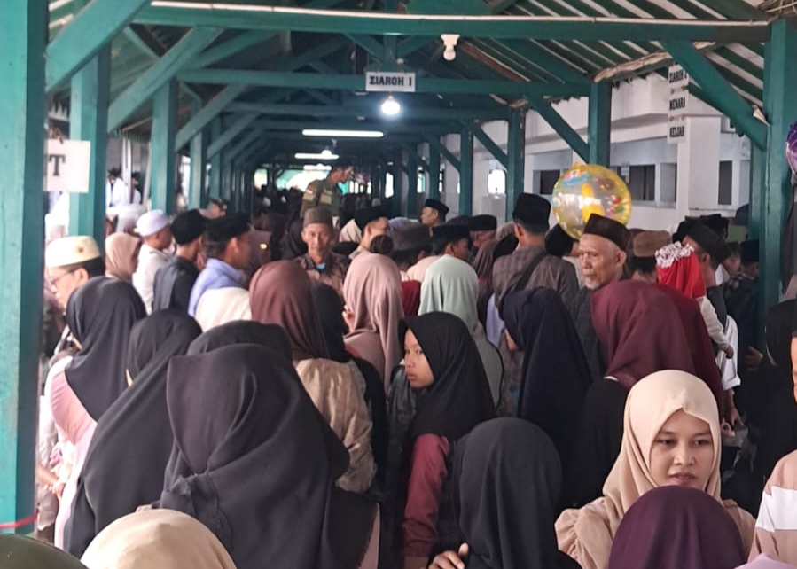 Suasana penziarah Banten Lama di Kecamatan Kasemen, Kota Serang/foto: istimewa