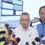 Menhub Dudy Purwagandhi (Tengah)