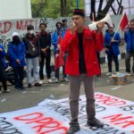 Ketua DPD GMNI Banten, Endang Kurnia saat Orasi (foto: Abo)