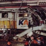 Petugas SAR dan tenaga medis saat evakuasi di Stasiun Bekasi Timur (Foto: Ist)