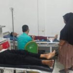 Siswa SMPN 1 Kronjo yang keracunan saat penanganan di Puskesmas (Foto: ist)