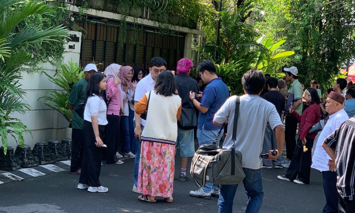 Foto: Jajaran Ormas FBB saat berada didepan halaman Rumah Jokowi