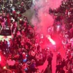 Ribuan Bobotoh rayakan hasil juara BRI Super League Persib di Kawasan Dago Kota Bandung (Foto: ist)