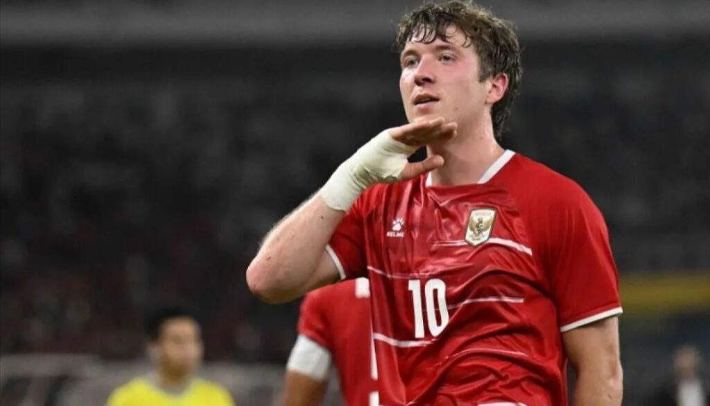 Ole Lennard Ter Haar Romenij merayakan gol yang dicetaknya ke gawang Timnas Oman