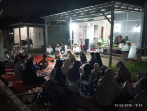 Doa bersama Warga RT 03/03 Desa Merak dalam menyambut Tahun Baru Islam 1448 H (Dok/Abo)